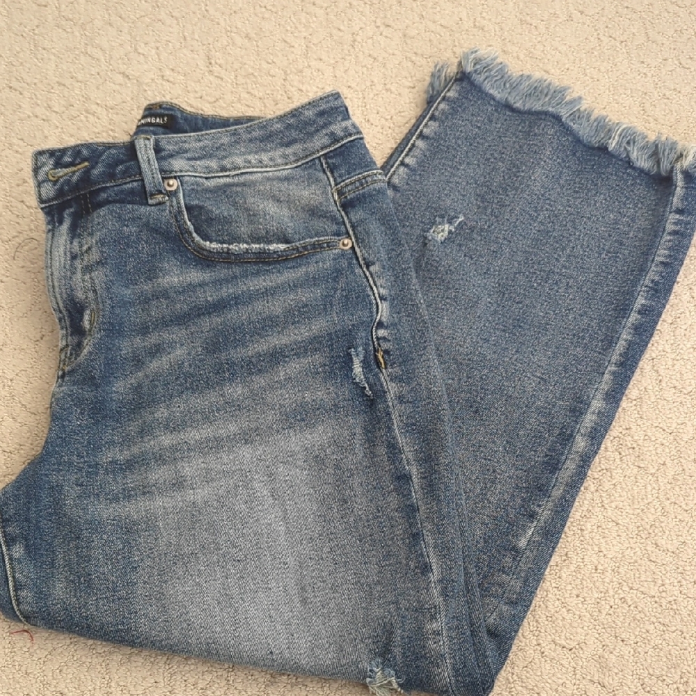 Flamingals Frayed Hem Ankle Jeans